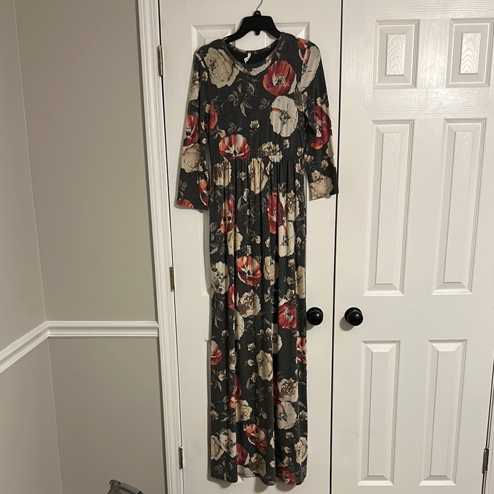 Floral Maxi Dress in Black and Red